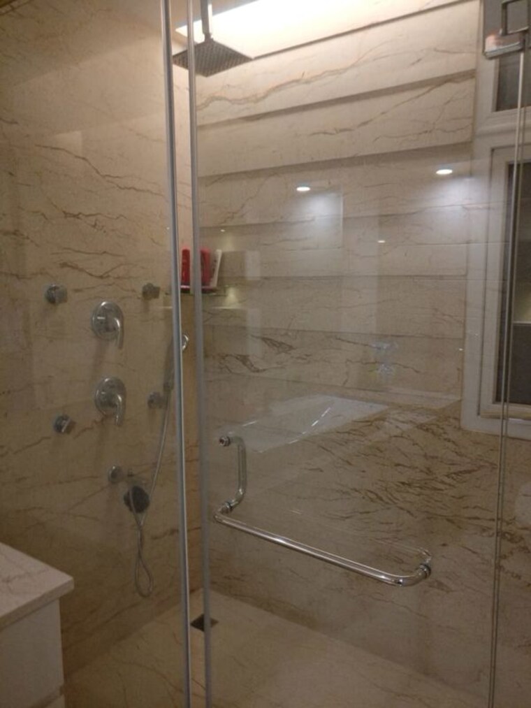 Bathroom, defence colony 3 Bedroom 288 Sq.Yd. Builder Floor In Defence Colony Delhi 9737421