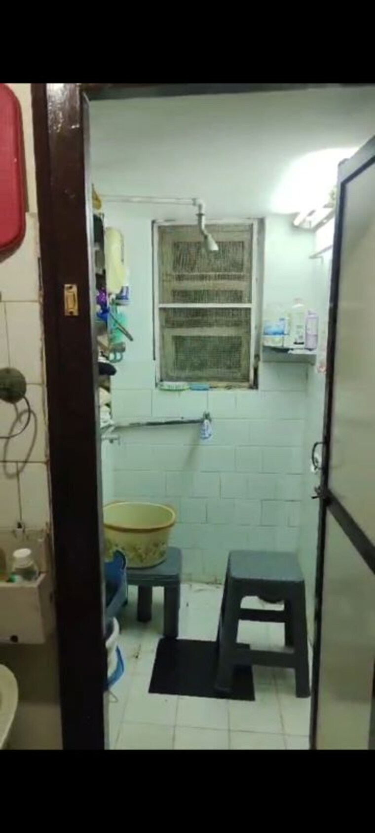 Bathroom, vile parle east 1 Bedroom 480 Sq.Ft. Apartment In Vile Parle East Mumbai 9737426