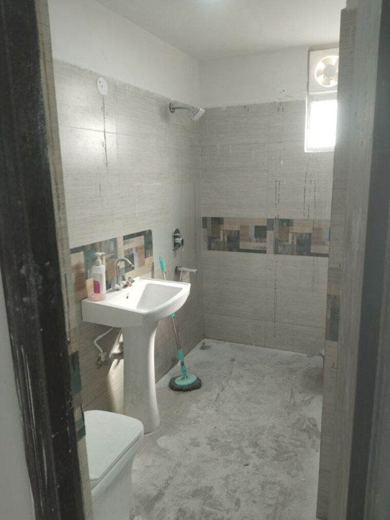Bathroom, skg-the-merlin 2 Bedroom 1385 Sq.Ft. Apartment In Vasundhara Sector 16 Ghaziabad 9737469