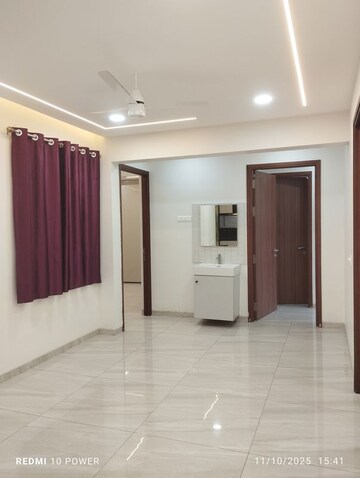 Room in 2 BHK Apartment at My Home Jewel, Madinaguda – for Rent