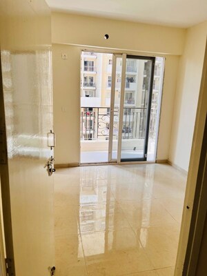 Room in 2 BHK Apartment at Signature The Millennia 2, Sector 37d – for Rent