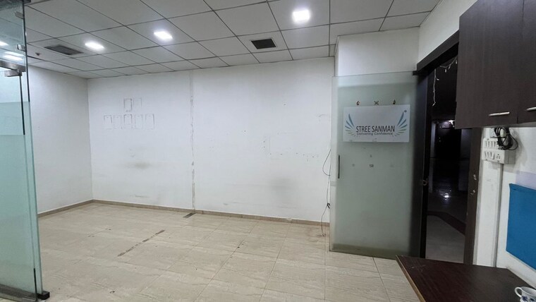 Room, neptune-eastern-business-district Commercial Office Space 650 Sq.Ft. In Bhandup West Mumbai 9737497