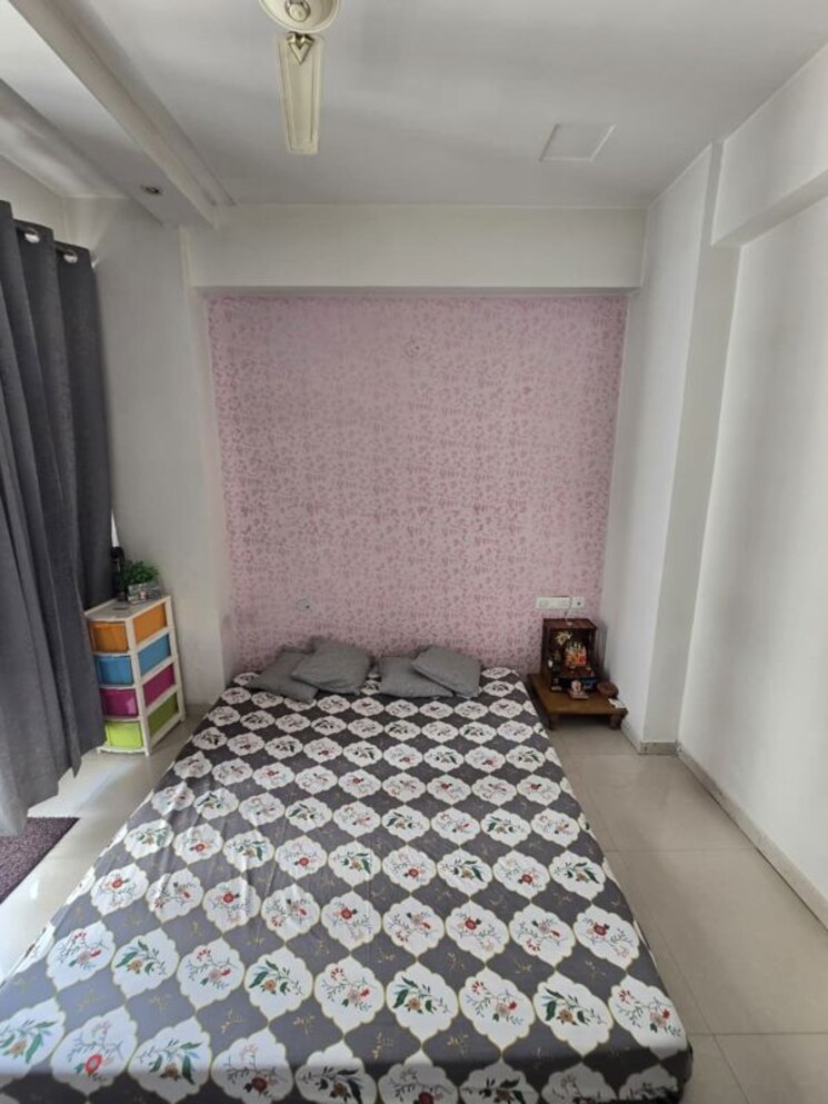 Bedroom, prateek-wisteria 2 Bedroom 955 Sq.Ft. Apartment In Sector 77 Noida 9737558