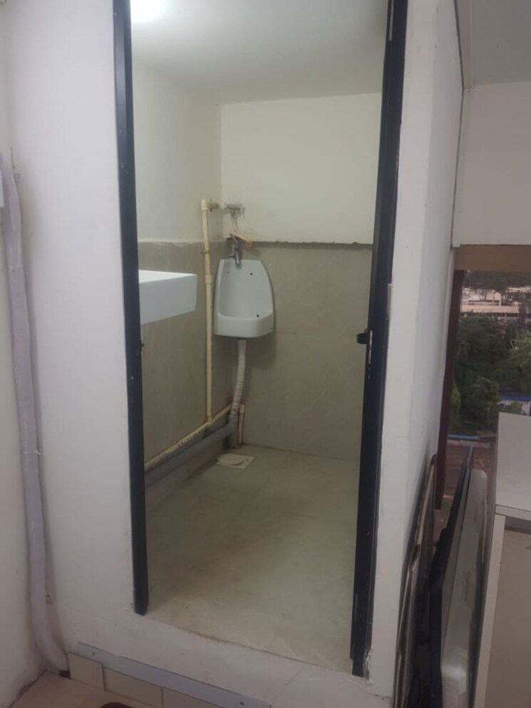 Balcony, shudhanshu-aniraj-tower-chs-ltd Commercial Office Space 900 Sq.Ft. In Bhandup West Mumbai 9737565