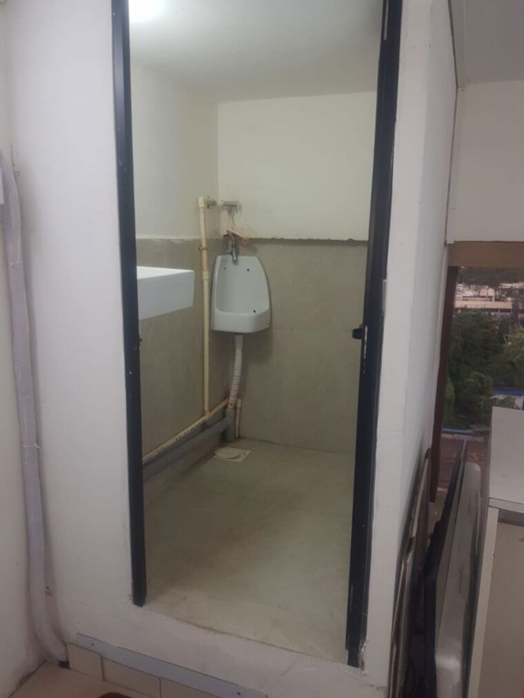 Balcony, shudhanshu-aniraj-tower-chs-ltd Commercial Office Space 900 Sq.Ft. In Bhandup West Mumbai 9737565