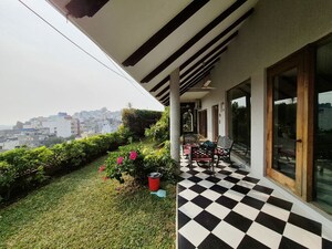 Parking in 4 BHK Independent House at Banjara Hills – for Rent