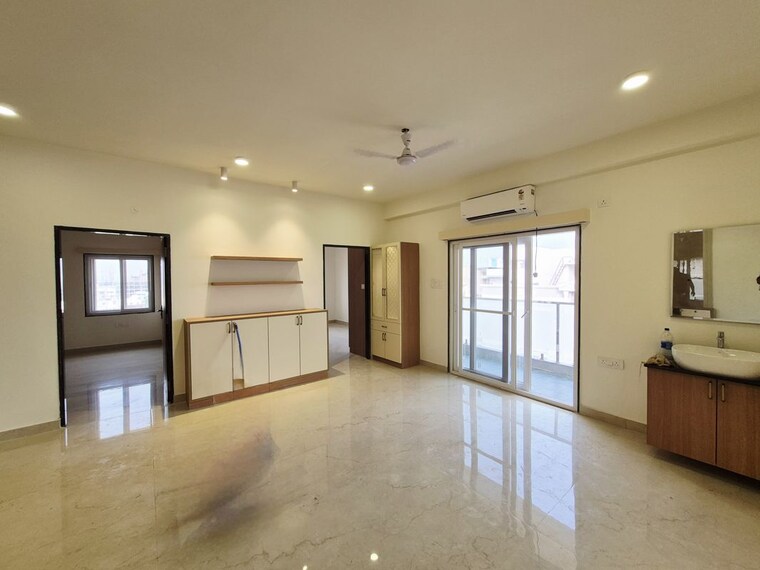 Room, banjara hills 3 Bedroom 1600 Sq.Ft. Apartment In Banjara Hills Hyderabad 9737582