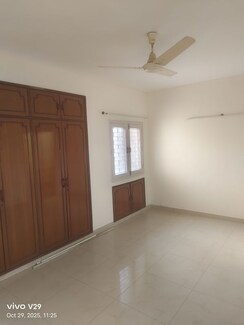 4 BHK + Servant Room Apartment For Rent in Unitech Heritage City