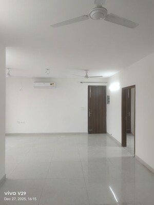 3 BHK Apartment For Rent in DLF Oakwood Estate, Dlf Phase ii