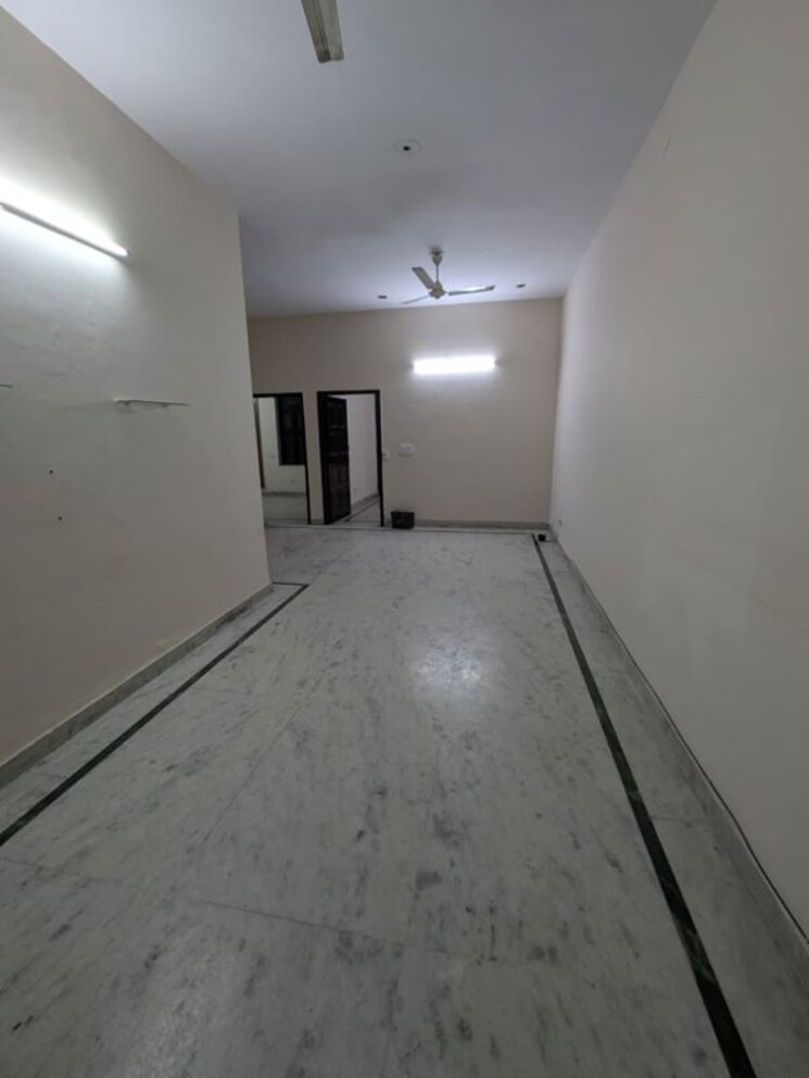 Room, sector 23a 2 Bedroom 1000 Sq.Ft. Independent House In Sector 23a Gurgaon 9737606