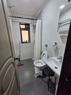 1 BHK + Pooja Room Apartment For Rent in Sona Apartment Bandra West