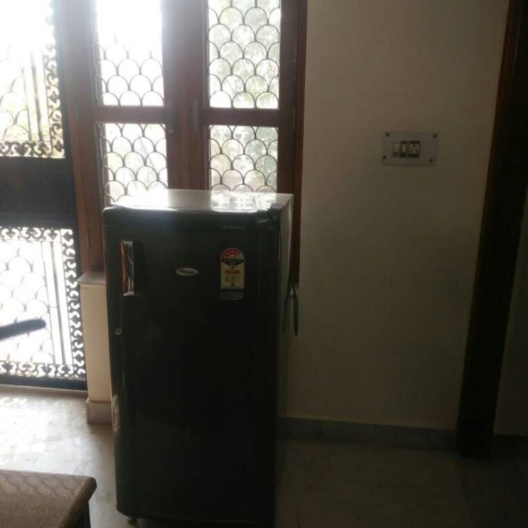 Room, anamika-enclave 3 Bedroom 250 Sq.Yd. Builder Floor In Prem Nagar 2 Gurgaon 9737612