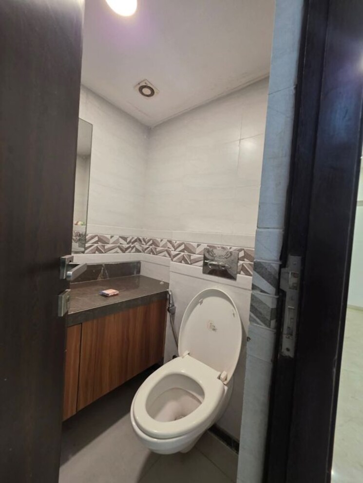 Bathroom, godrej-bkc 3 Bedroom 1250 Sq.Ft. Apartment In Bandra East Mumbai 9737622