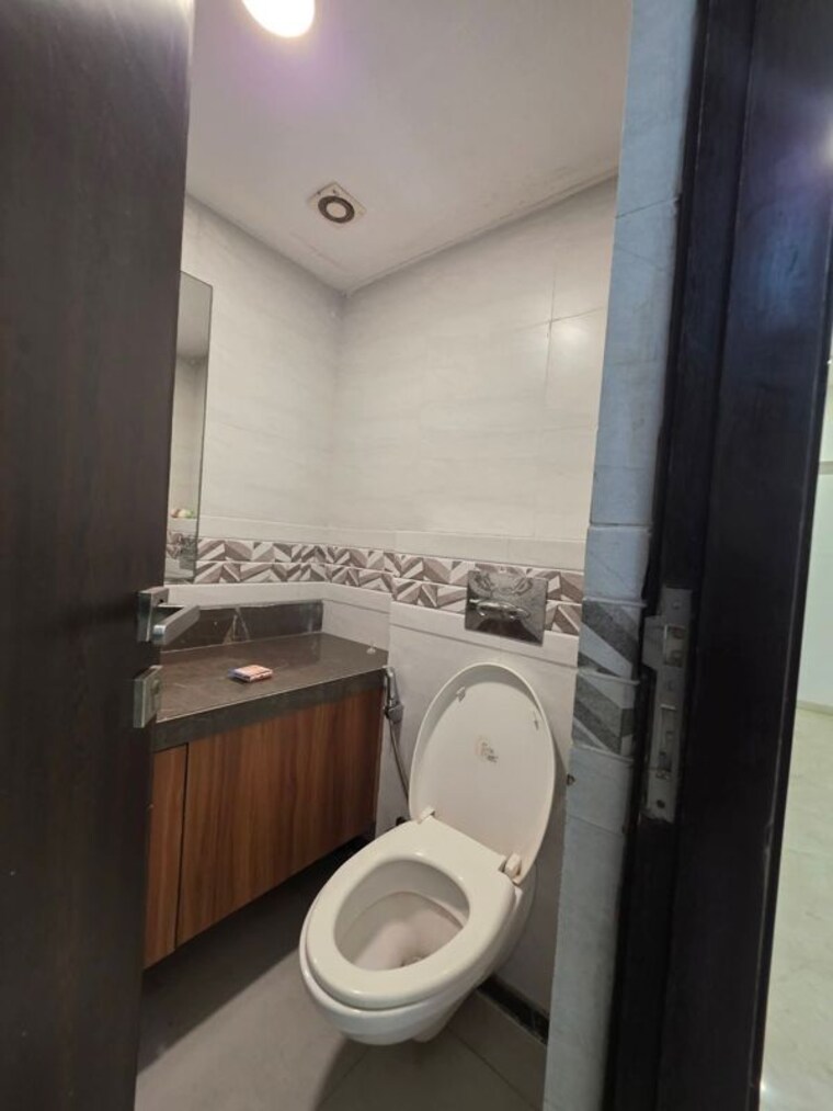 Bathroom, godrej-bkc 3 Bedroom 1250 Sq.Ft. Apartment In Bandra East Mumbai 9737622