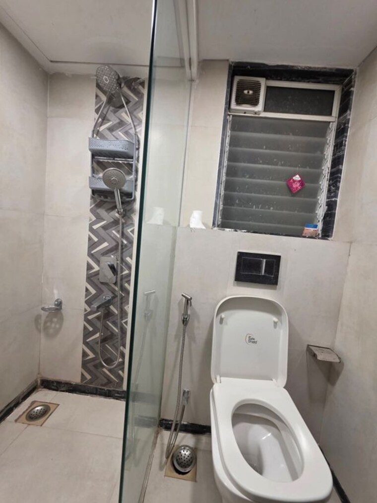 Bathroom, godrej-bkc 3 Bedroom 1250 Sq.Ft. Apartment In Bandra East Mumbai 9737622
