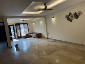 Room in 3 BHK Builder Floor at Sector 23a – for Rent