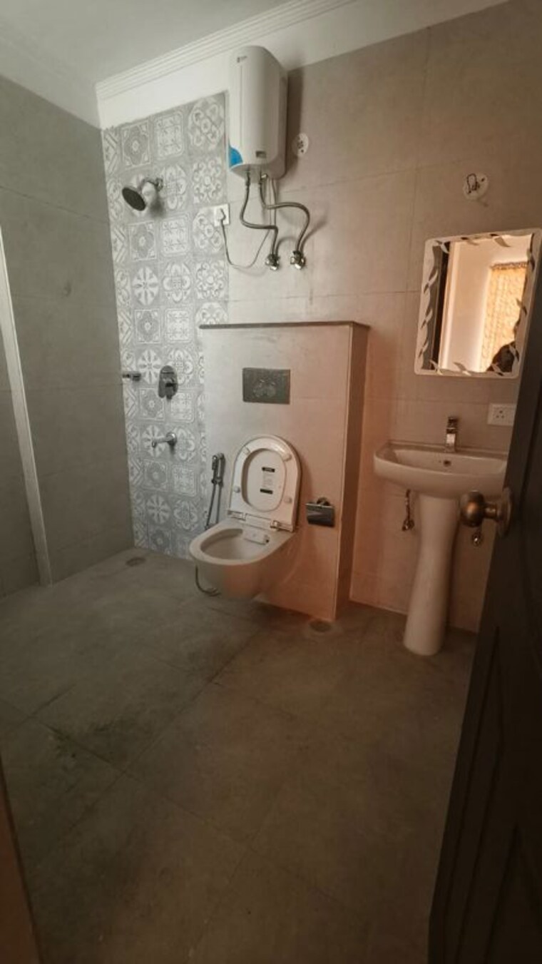 Bathroom, eiffel-vivassa-estate 2 Bedroom 1401 Sq.Ft. Apartment In Bagiamau Lucknow 9737467