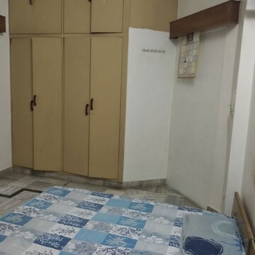 Room in 1 BHK Builder Floor at Sector 15 – for Rent