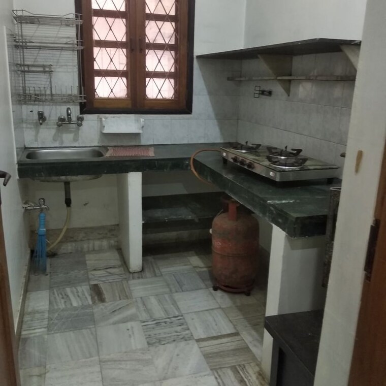Kitchen, sector 15 1 Bedroom 300 Sq.Yd. Builder Floor In Sector 15 Gurgaon 9737638
