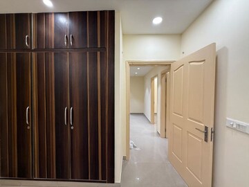 Room in 3 BHK Apartment at BPTP Mansions, Sector 66 – for Rent