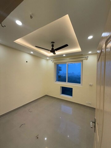 Furnished Amenities in 3 BHK Apartment at BPTP Mansions, Sector 66 – for Rent