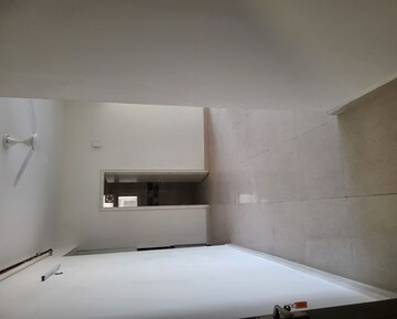 Room in 2 BHK Apartment at Signature Global Prime, Sector 63a – for Rent