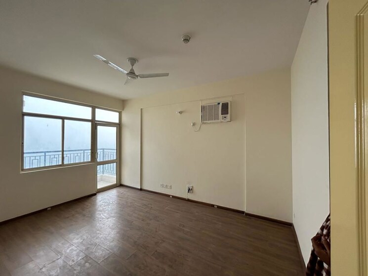 Room, gomti nagar 3 Bedroom 1750 Sq.Ft. Apartment In Gomti Nagar Lucknow 9737709