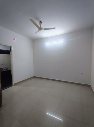 Room in 1 BHK Builder Floor at Hsr Layout Sector 3 – for Rent