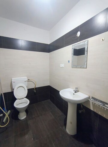 Master Bedroom in 1 BHK Builder Floor at Hsr Layout Sector 3 – for Rent