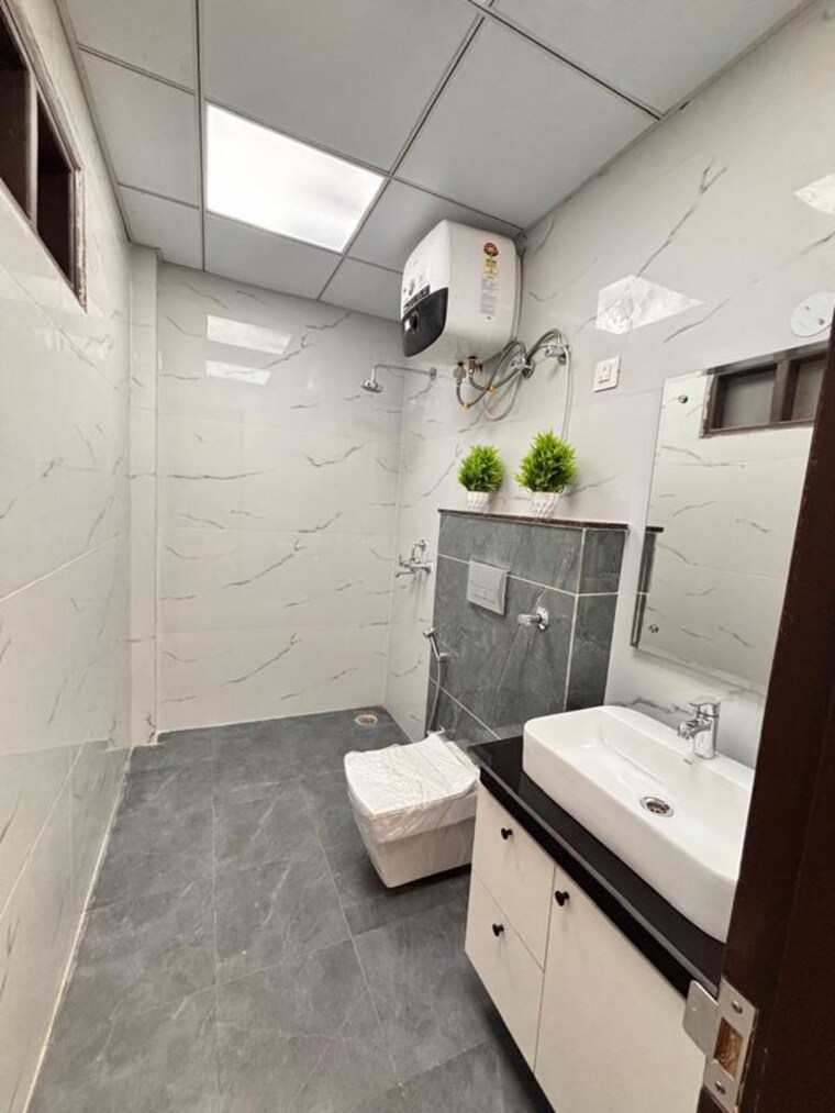 Bathroom, ramgarh bhudda 3 Bedroom 1620 Sq.Ft. Builder Floor In Ramgarh Bhudda Zirakpur 9737864