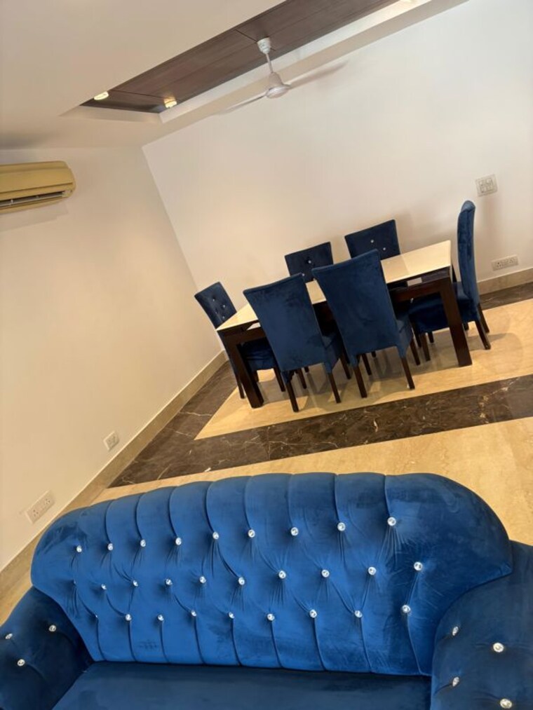 Team Area, greater kailash 3 Bedroom 1800 Sq.Ft. Builder Floor In Greater Kailash Delhi 9737865