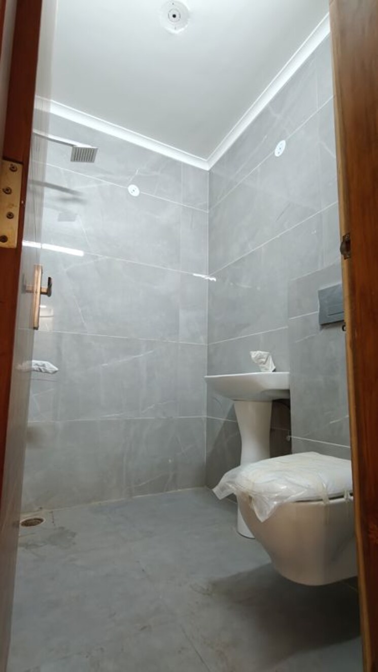 Bathroom, sarvome-shree-homes 3 Bedroom 745 Sq.Ft. Apartment In Sector 45 Faridabad 9737873