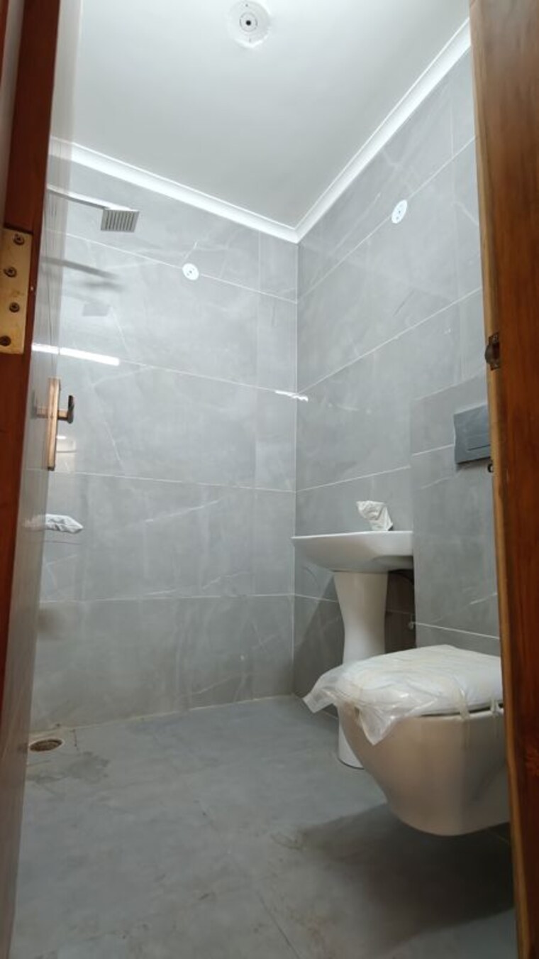 Bathroom, sarvome-shree-homes 3 Bedroom 745 Sq.Ft. Apartment In Sector 45 Faridabad 9737873