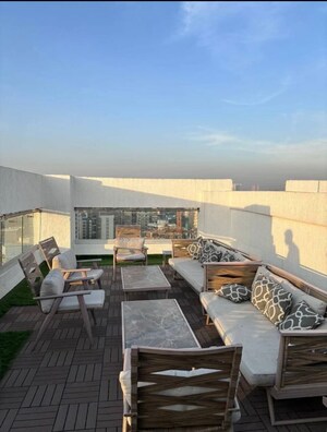 2 BHK Apartment – Exterior View View at JP Eminence, Andheri West - for Rent