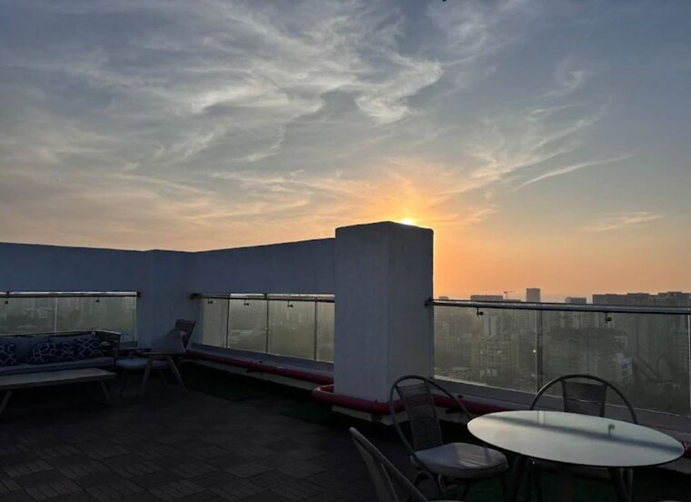 Exterior View, jp-eminence 2 Bedroom 750 Sq.Ft. Apartment In Andheri West Mumbai 9737876