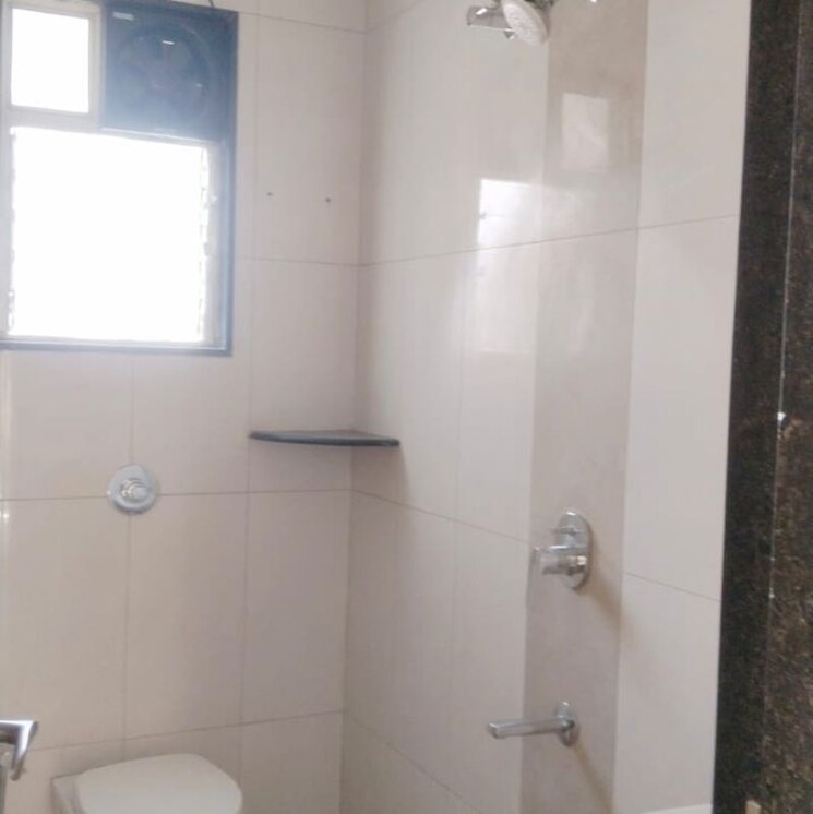 Bathroom, vilas-javdekar-yashwin-encore 3 Bedroom 950 Sq.Ft. Apartment In Bhagwan Nagar Pune 9737886