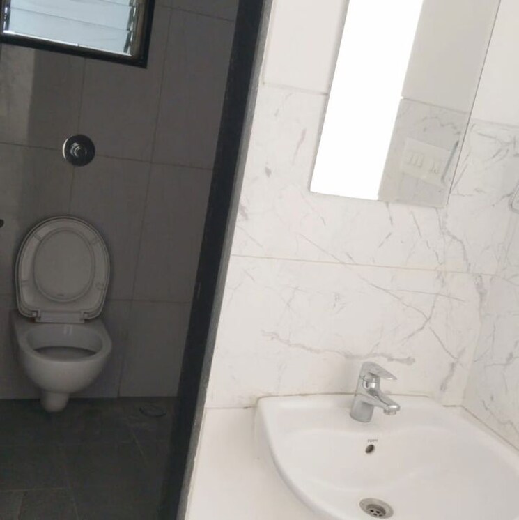 Bathroom, vilas-javdekar-yashwin-encore 3 Bedroom 950 Sq.Ft. Apartment In Bhagwan Nagar Pune 9737886