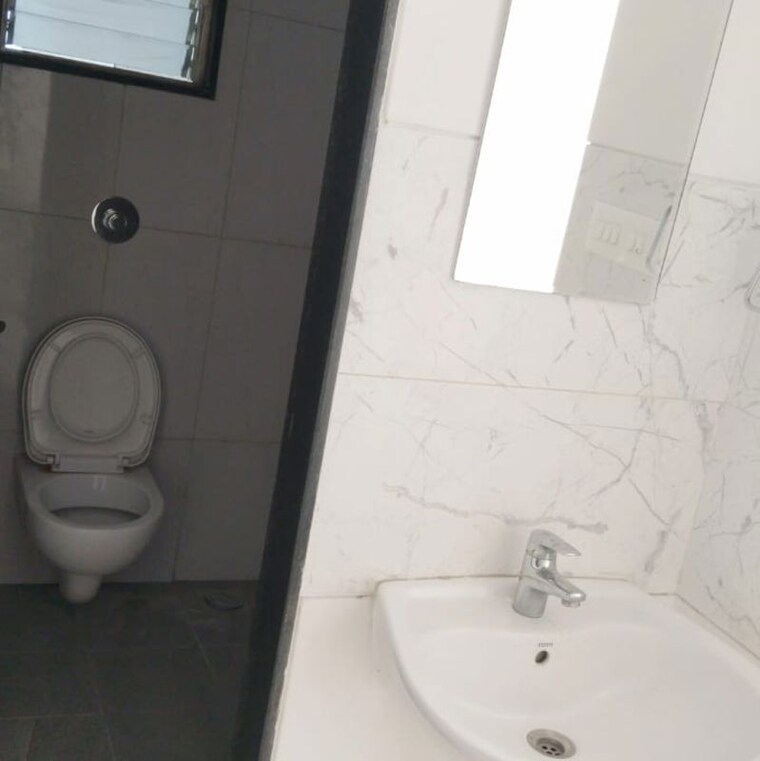 Bathroom, vilas-javdekar-yashwin-encore 3 Bedroom 950 Sq.Ft. Apartment In Bhagwan Nagar Pune 9737886