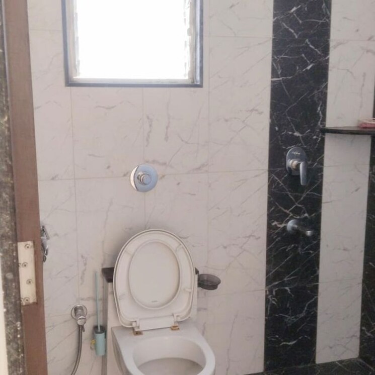 Bathroom, vilas-javdekar-yashwin-encore 3 Bedroom 950 Sq.Ft. Apartment In Bhagwan Nagar Pune 9737886