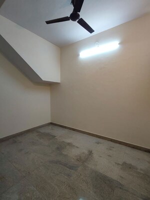 Room in 2 BHK Builder Floor at Hsr Layout Sector 3 – for Rent