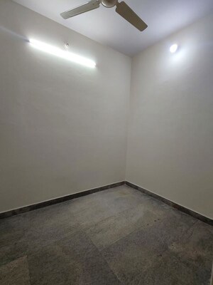 Room in 2 BHK Builder Floor at Hsr Layout Sector 3 – for Rent