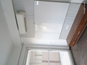 Furnished Amenities in 3 BHK Builder Floor at BPTP Amstoria, Sector 102 – for Rent