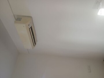 Furnished Amenities in 3 BHK Builder Floor at BPTP Amstoria, Sector 102 – for Rent