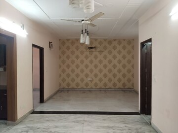 Bathroom in 3 BHK Builder Floor at Sector 37 – for Rent