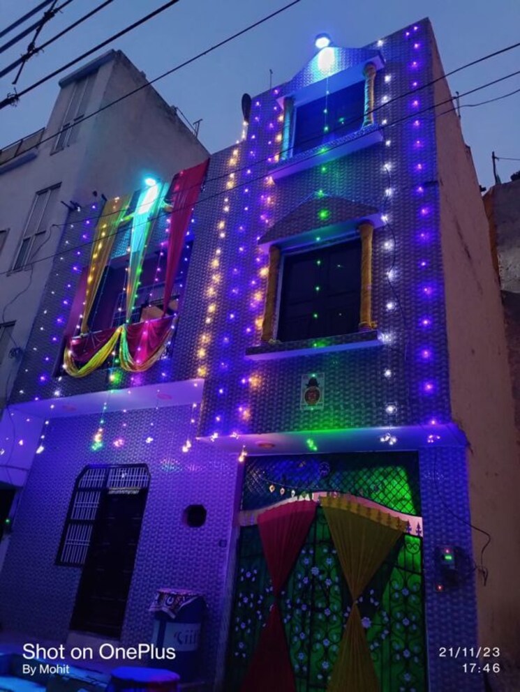 Master Plan, sector 7 4 Bedroom 250 Sq.Yd. Independent House In Sector 7 Faridabad 9737932