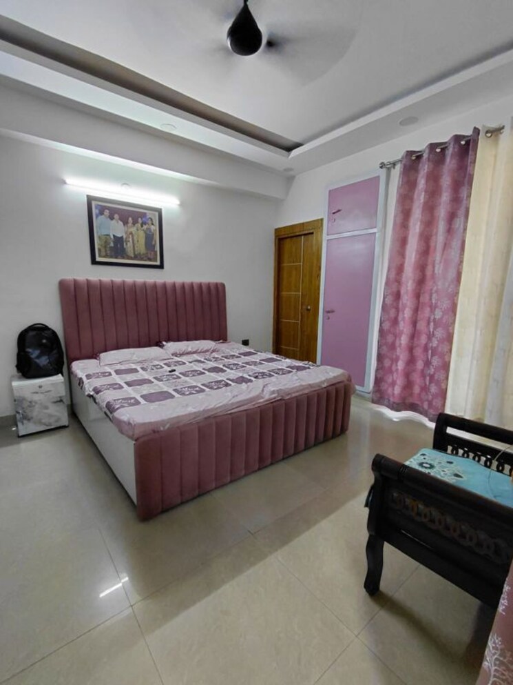 Bedroom, shipra-srishti 3 Bedroom 2350 Sq.Ft. Apartment In Ahinsa Khand 1 Ghaziabad 9737939