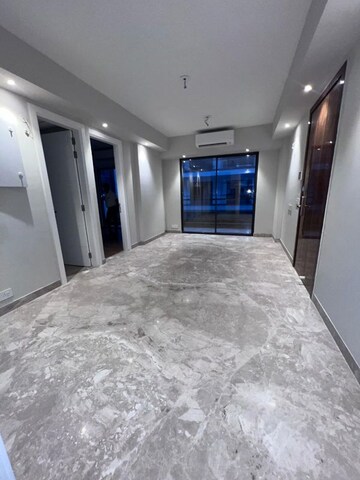 Room in 3.5 BHK Apartment at Signature Global City 63A, Sector 63a – for Sale