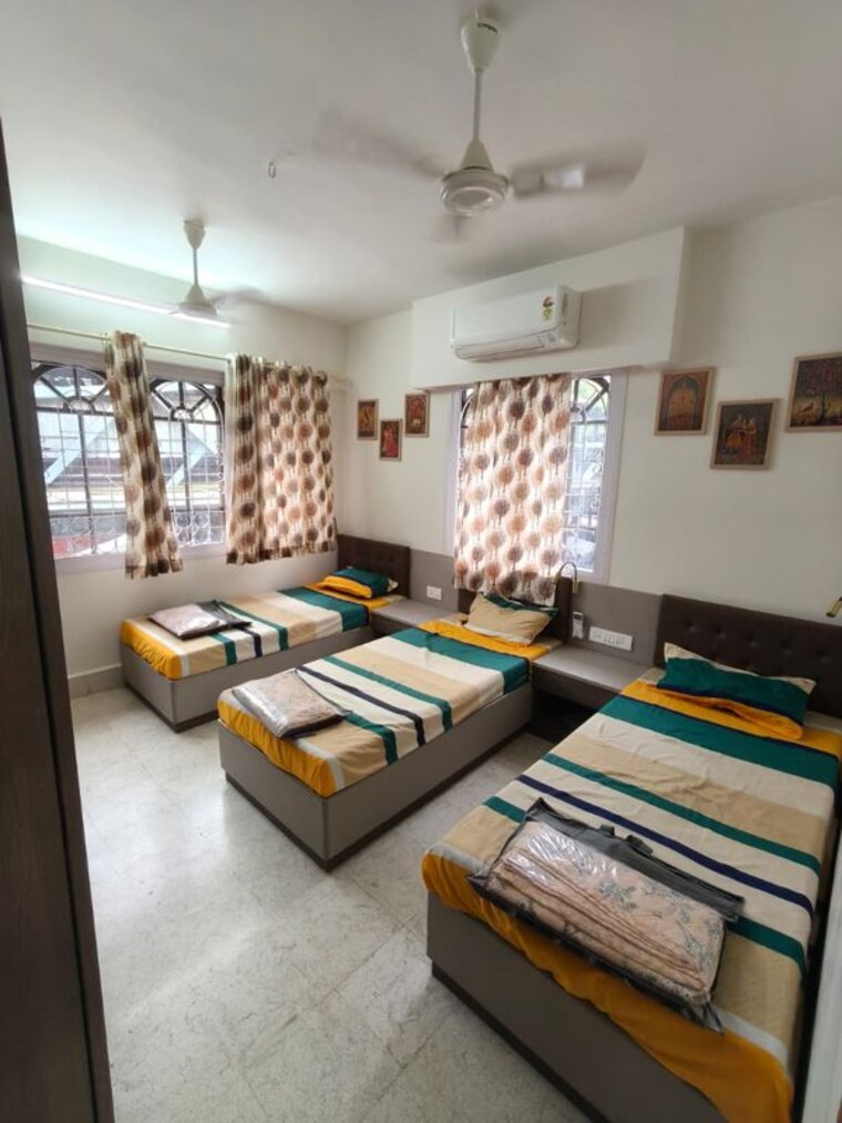 Room, vile parle west Pg For Boys In Vile Parle West 9738042