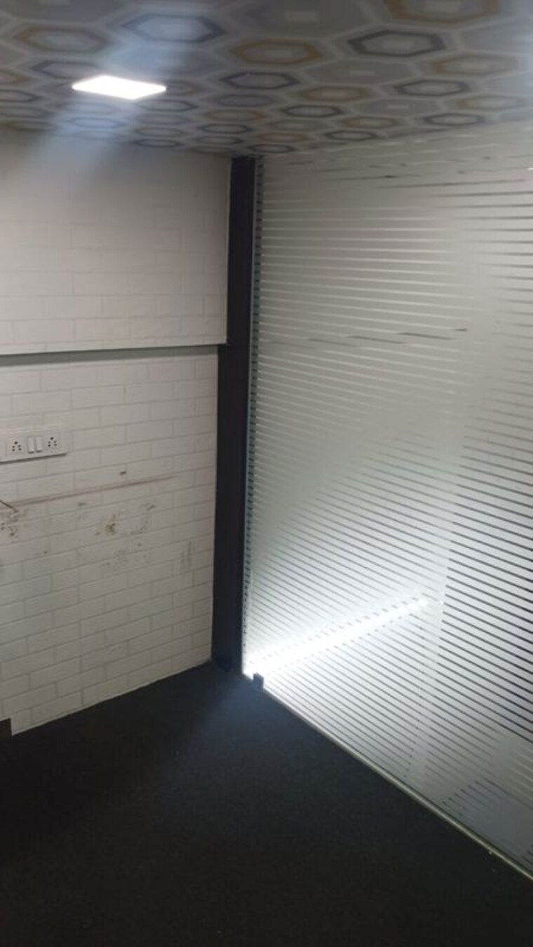 Room, bhandup west Commercial Office Space 500 Sq.Ft. In Bhandup West Mumbai 9738051