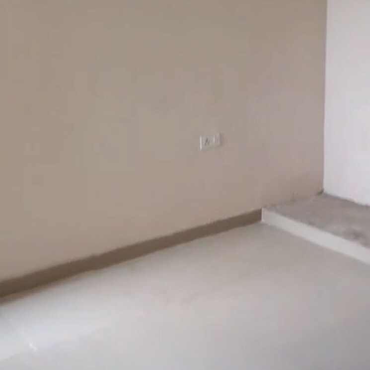 Room, amrapali-kingswood 2 Bedroom 835 Sq.Ft. Apartment In Haibatpur Greater Noida 9738054